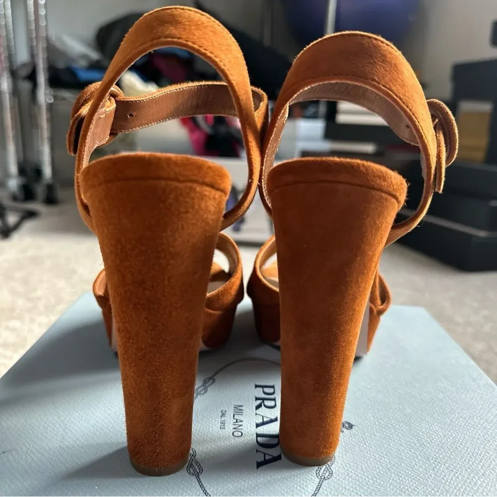 100% AUTHENTIC PRADA WOMENS CAMOSCIO SUEDE PLATFORM HEELED SANDALS SZ 5.5